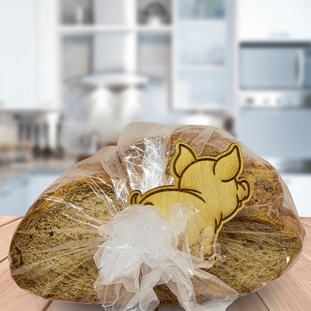 Funny Pig Wooden Bread Clip: Oink if you love carbs